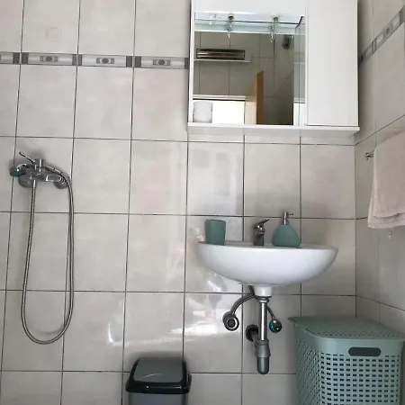 Robi Apartment *