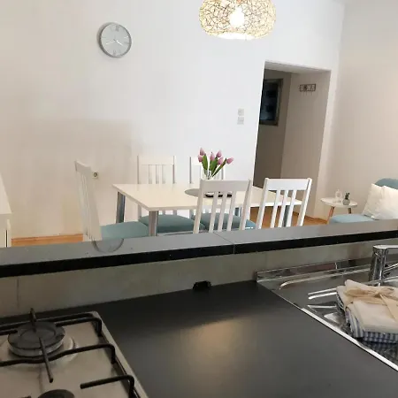 Robi Apartment *